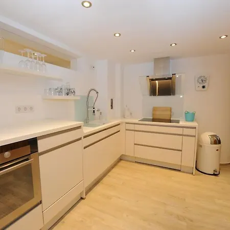 In Stilvoller * שוורטה